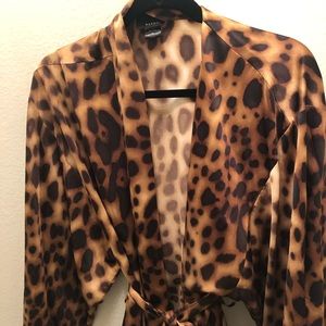 Long silk Natori robe. NWT. Sexy!! 🔥🔥